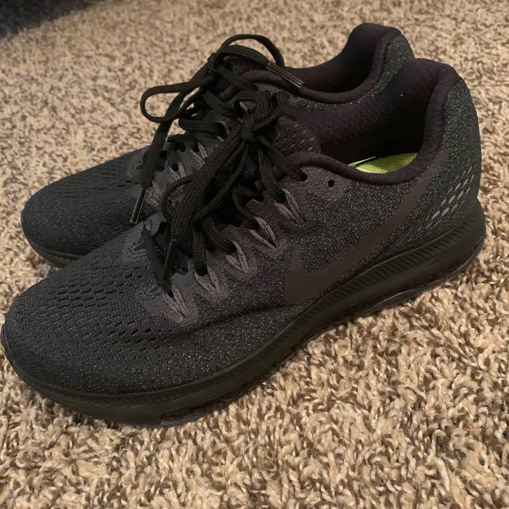BRAND NEW Nike Running Shoes 🔥